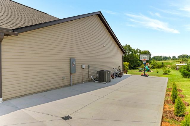222 R C Thompson Road, Chesnee, SC 29323