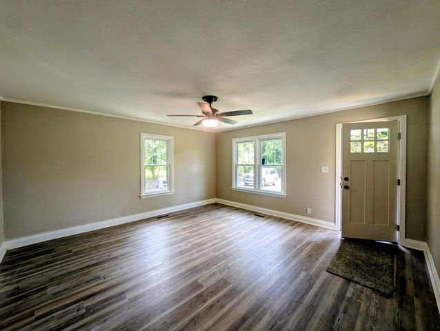 11 Circle Drive, Rossville, GA 30741