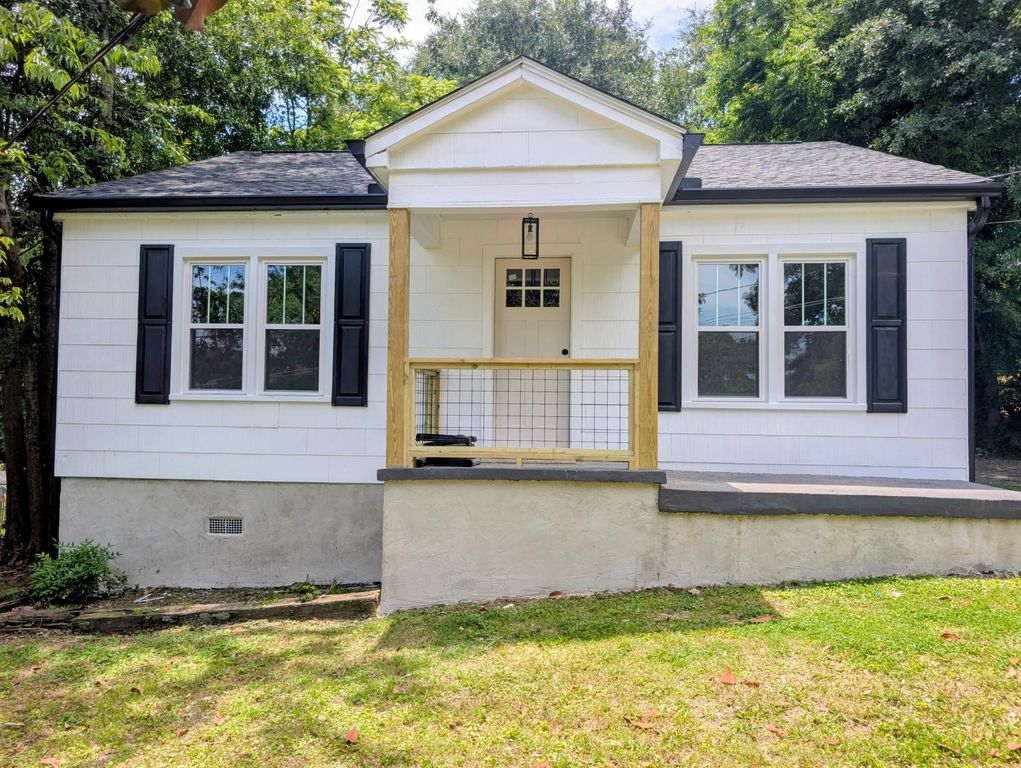 11 Circle Drive, Rossville, GA 30741