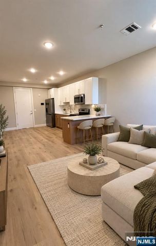 17-19 Wickham 202, Passaic, NJ 07055