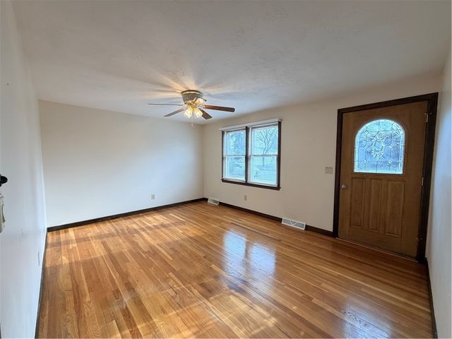 10 Stoneham Drive, Woonsocket, RI 02895