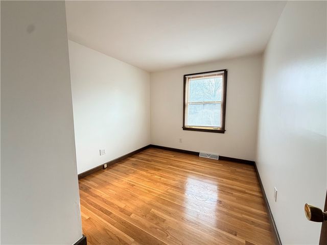 10 Stoneham Drive, Woonsocket, RI 02895