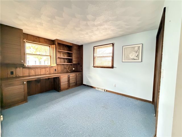 10 Stoneham Drive, Woonsocket, RI 02895