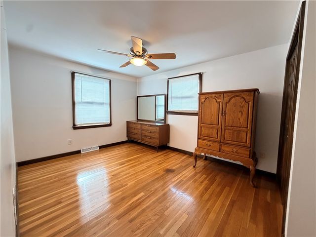 10 Stoneham Drive, Woonsocket, RI 02895