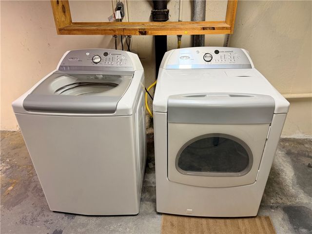 10 Stoneham Drive, Woonsocket, RI 02895