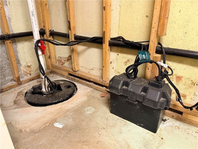 10 Stoneham Drive, Woonsocket, RI 02895