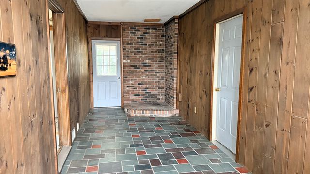 10 Stoneham Drive, Woonsocket, RI 02895