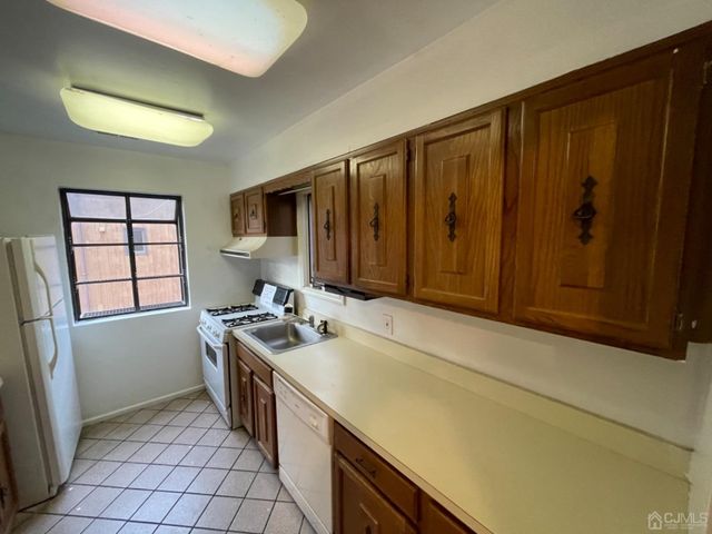 81 Redmond Street, New Brunswick, NJ 08901