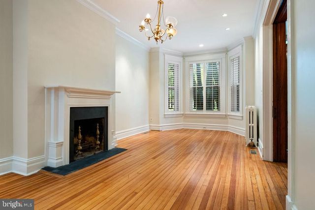 1120 EAST CAPITOL ST NE, Washington, DC 20002