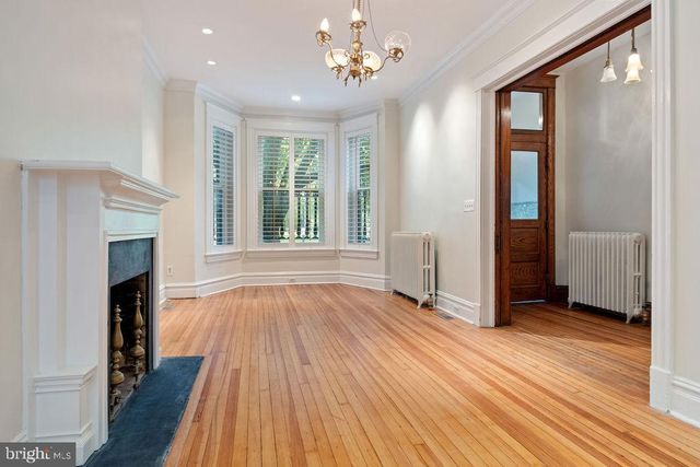 1120 EAST CAPITOL ST NE, Washington, DC 20002