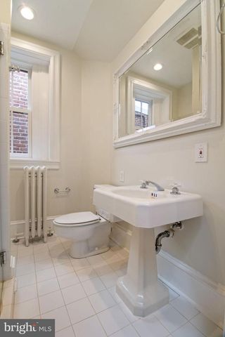 1120 EAST CAPITOL ST NE, Washington, DC 20002