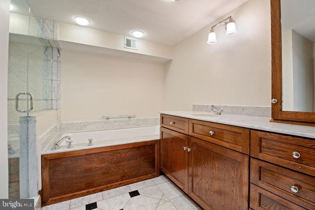 1120 EAST CAPITOL ST NE, Washington, DC 20002