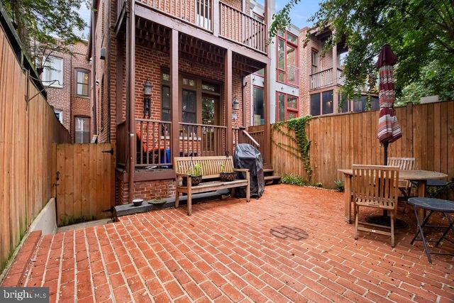 1120 EAST CAPITOL ST NE, Washington, DC 20002