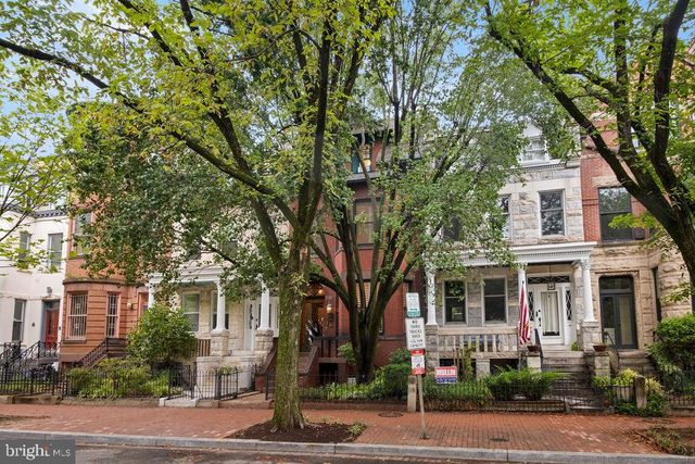 1120 EAST CAPITOL ST NE, Washington, DC 20002