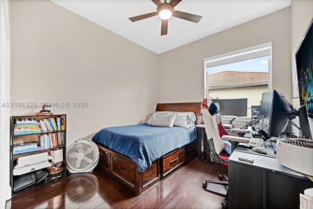 15976 SW 4th St, Pembroke Pines, FL 33027