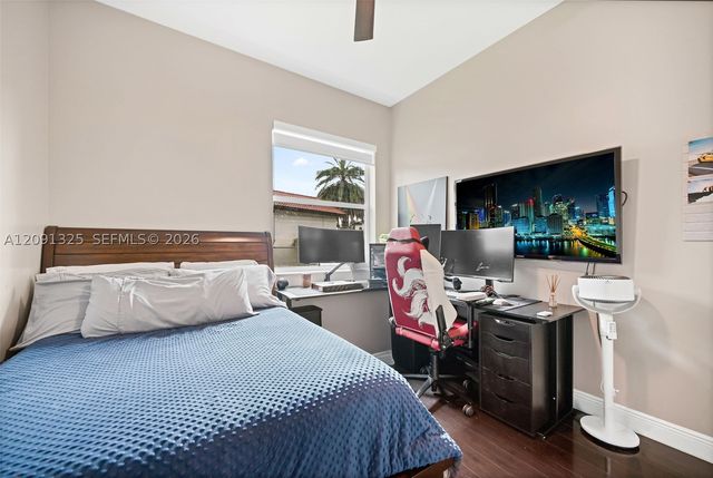 15976 SW 4th St, Pembroke Pines, FL 33027