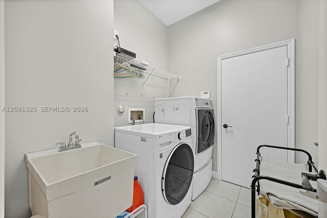 15976 SW 4th St, Pembroke Pines, FL 33027