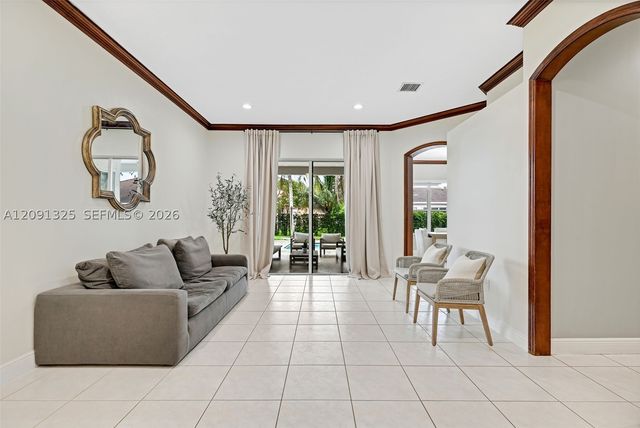 15976 SW 4th St, Pembroke Pines, FL 33027