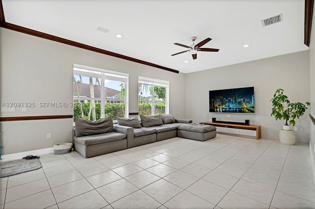 15976 SW 4th St, Pembroke Pines, FL 33027