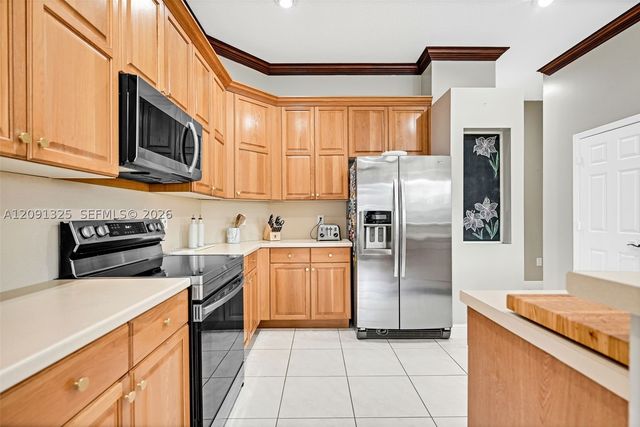 15976 SW 4th St, Pembroke Pines, FL 33027