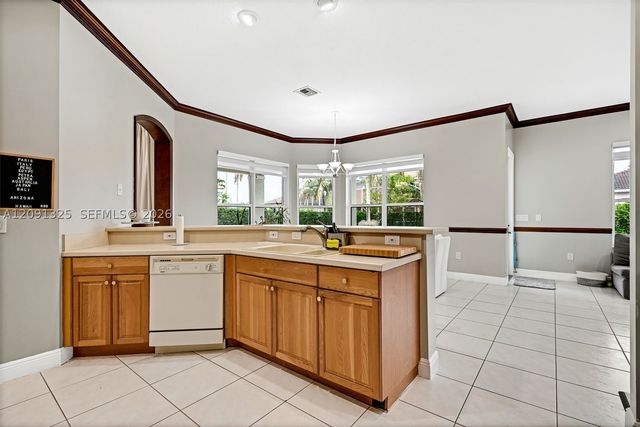15976 SW 4th St, Pembroke Pines, FL 33027