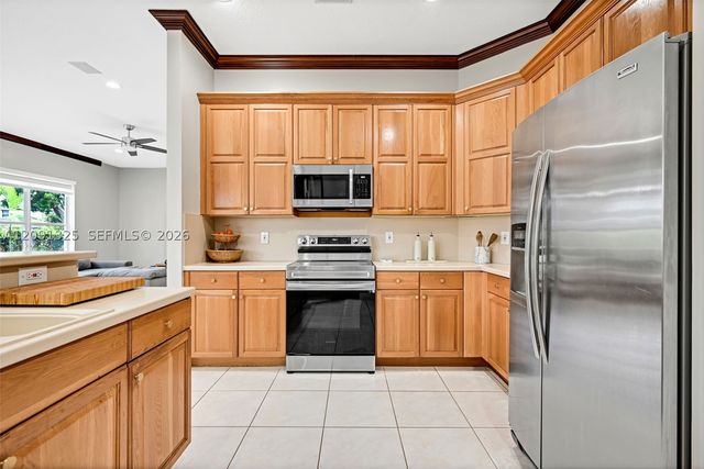 15976 SW 4th St, Pembroke Pines, FL 33027