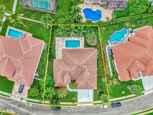 15976 SW 4th St, Pembroke Pines, FL 33027
