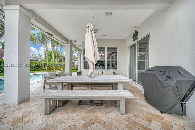 15976 SW 4th St, Pembroke Pines, FL 33027