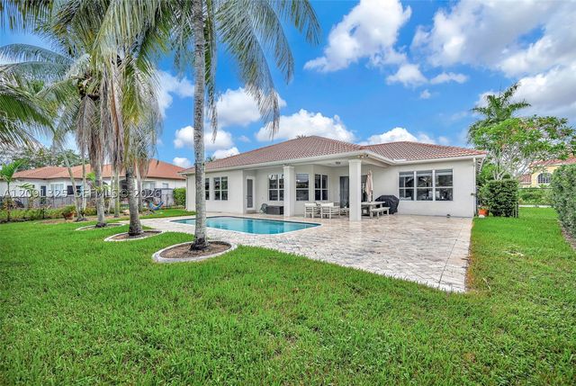 15976 SW 4th St, Pembroke Pines, FL 33027