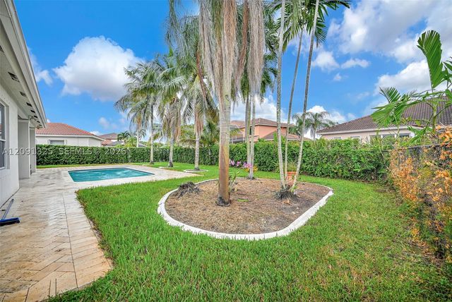15976 SW 4th St, Pembroke Pines, FL 33027