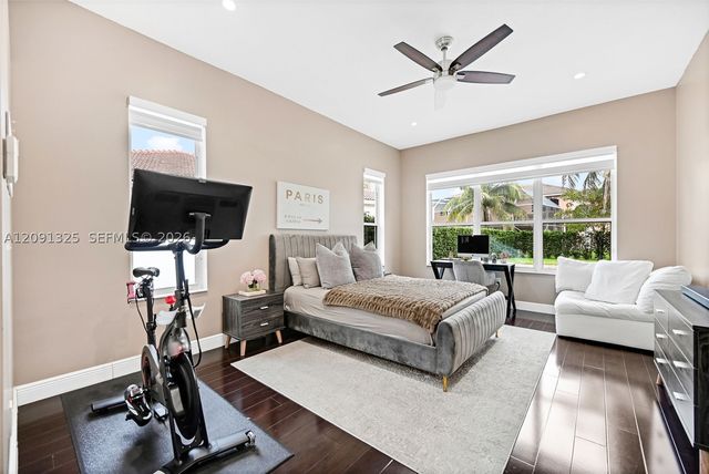 15976 SW 4th St, Pembroke Pines, FL 33027