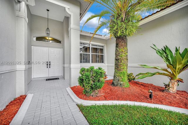 15976 SW 4th St, Pembroke Pines, FL 33027