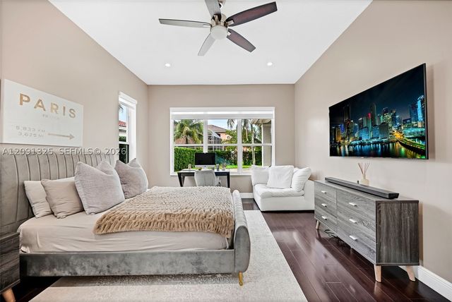 15976 SW 4th St, Pembroke Pines, FL 33027