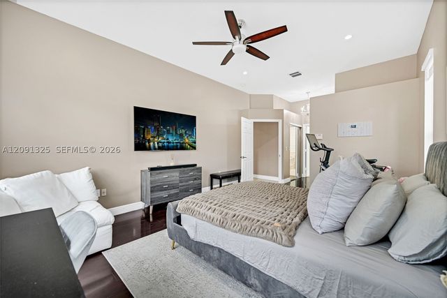 15976 SW 4th St, Pembroke Pines, FL 33027