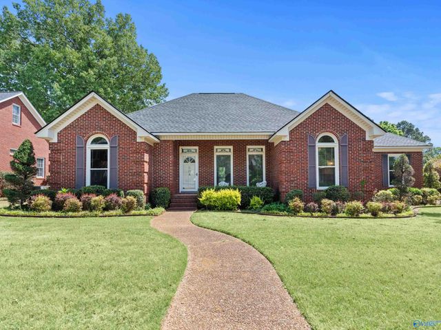 304 Bay Hill Way SW, Huntsville, AL 35824