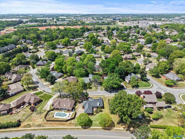 304 Bay Hill Way SW, Huntsville, AL 35824