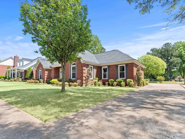 304 Bay Hill Way SW, Huntsville, AL 35824