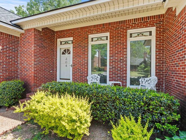 304 Bay Hill Way SW, Huntsville, AL 35824