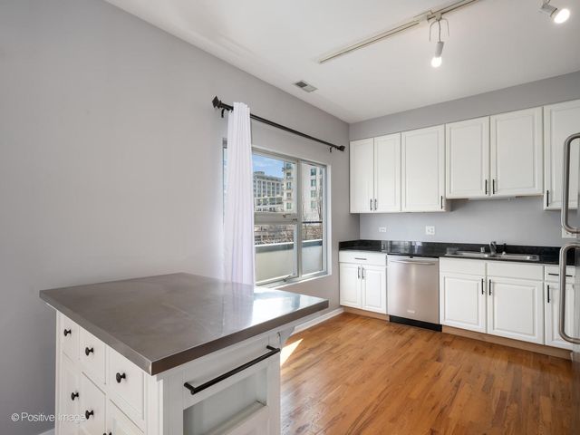 1808 S Michigan Avenue 38, Chicago, IL 60616