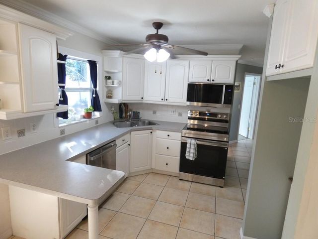 1751 EL TRINIDAD DRIVE E, Clearwater, FL 33759