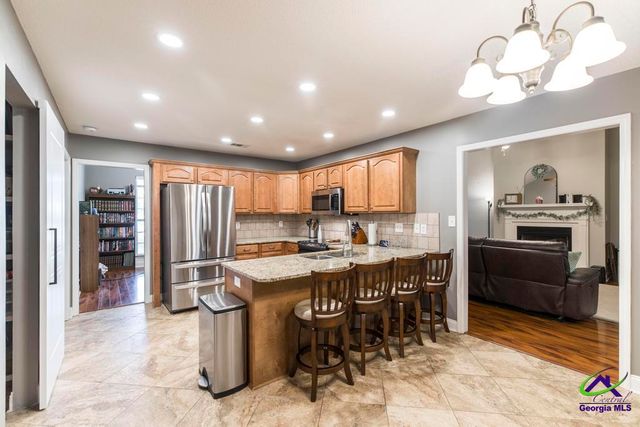 165 Crystal Ridge Cir, Byron, GA 31008