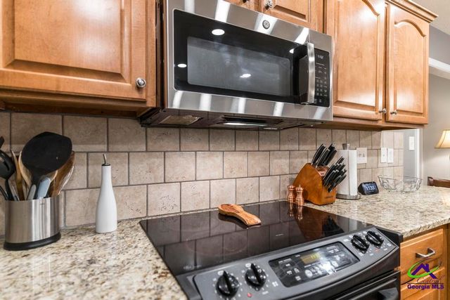 165 Crystal Ridge Cir, Byron, GA 31008