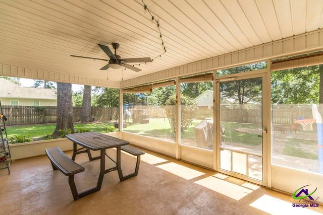 165 Crystal Ridge Cir, Byron, GA 31008
