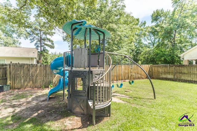 165 Crystal Ridge Cir, Byron, GA 31008