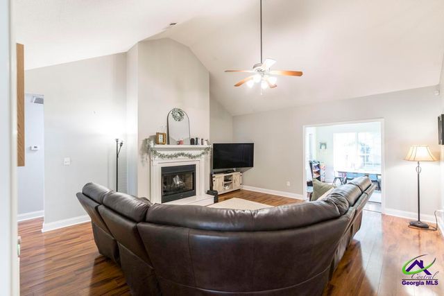 165 Crystal Ridge Cir, Byron, GA 31008
