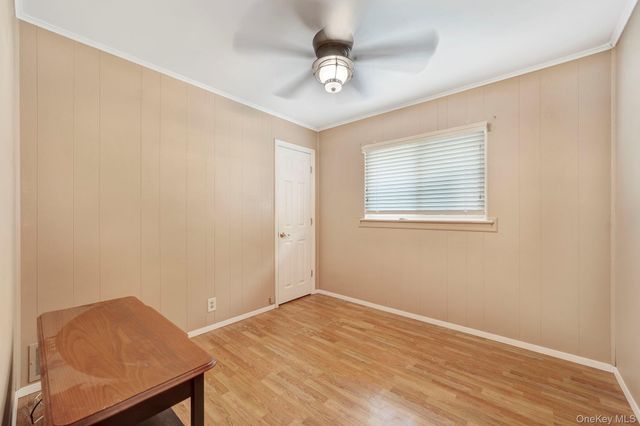 393 COLERIDGE, Levittown, NY 11756