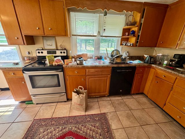 141 Vernon Street West, Manchester, CT 06042