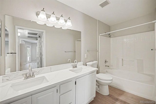 8365 Pebble Creek Way 201, Highlands Ranch, CO 80126