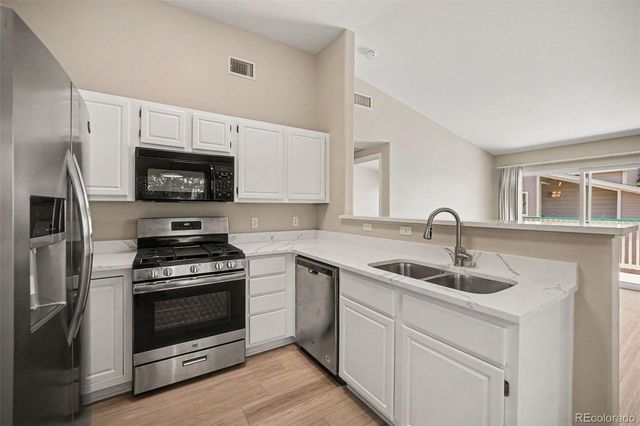 8365 Pebble Creek Way 201, Highlands Ranch, CO 80126