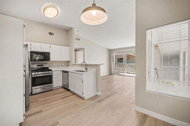 8365 Pebble Creek Way 201, Highlands Ranch, CO 80126